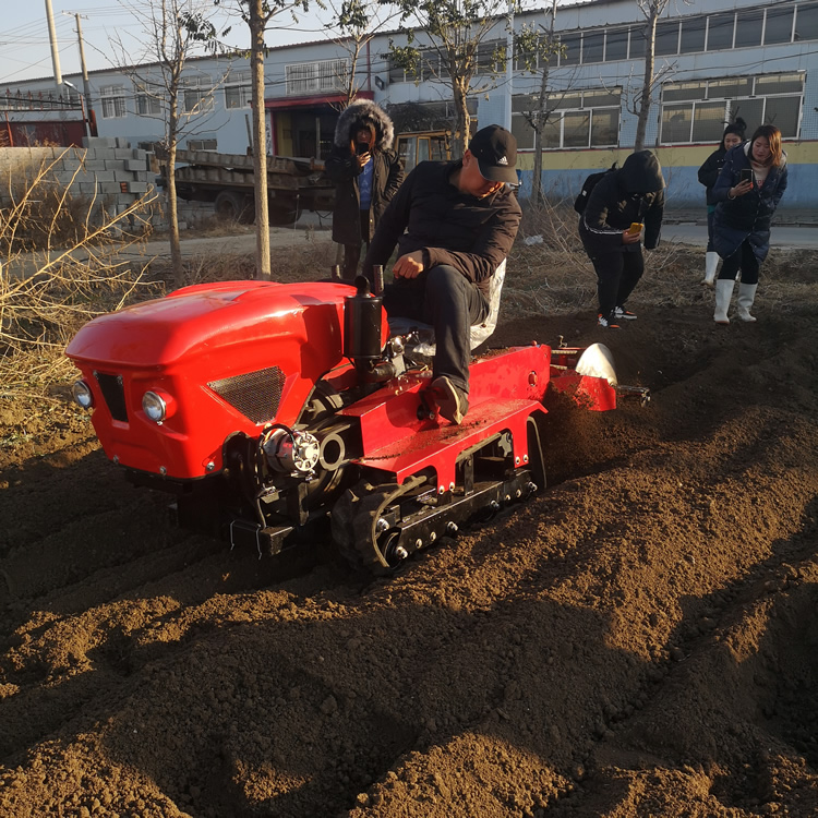 15馬力紅薯開溝培土機麗建浮山履帶旋耕機開溝視頻