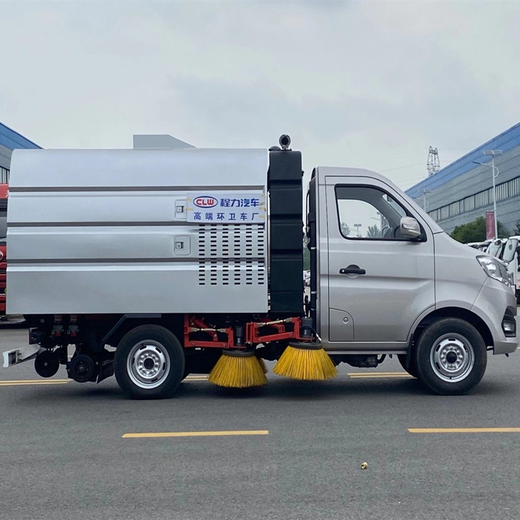 国六长安小型小区道路扫路车 2吨环卫清扫车