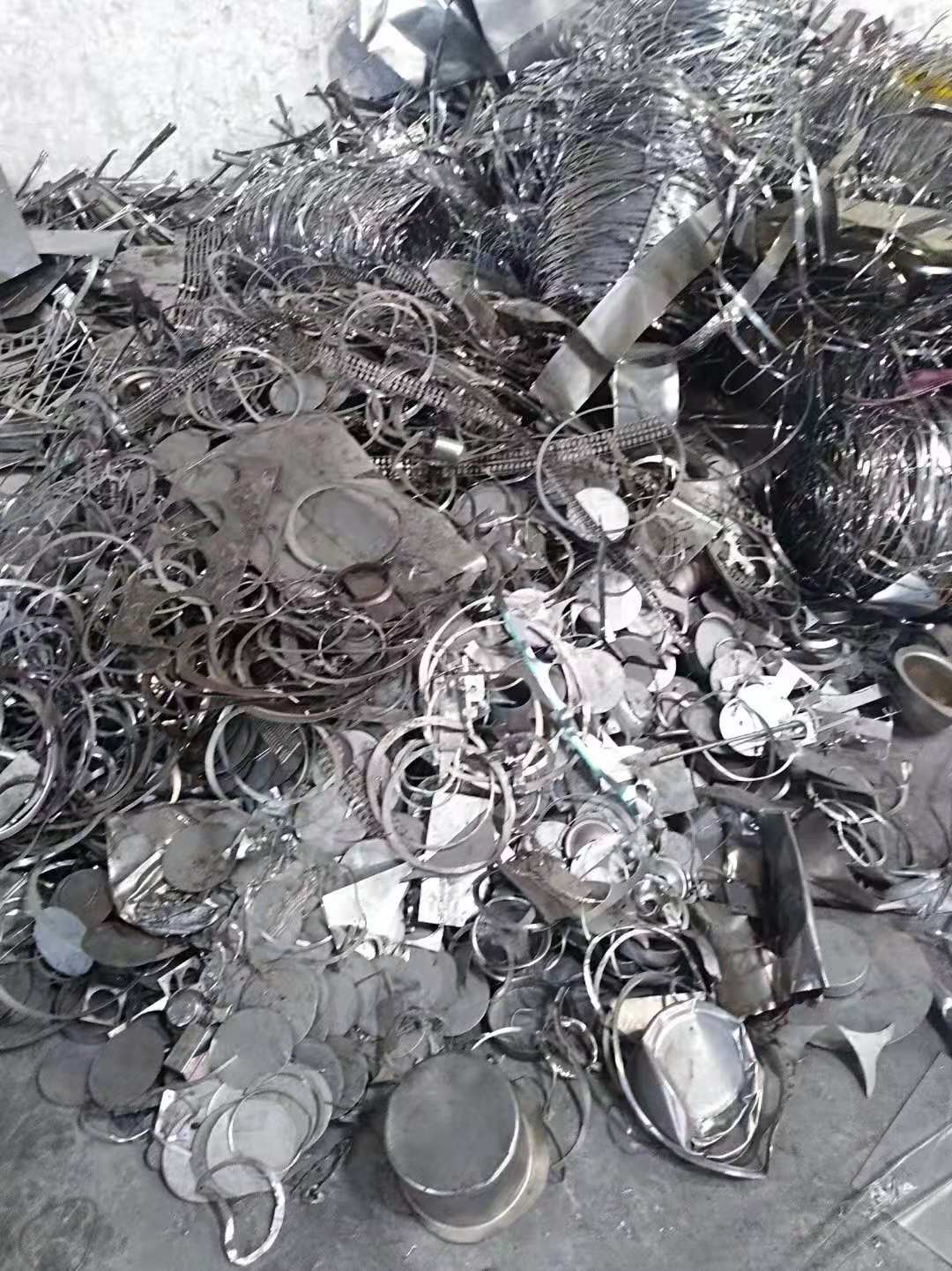 1,废铜回收:回收废电缆,电线,黄铜,磷铜,电解铜,光亮铜,漆包线及一切