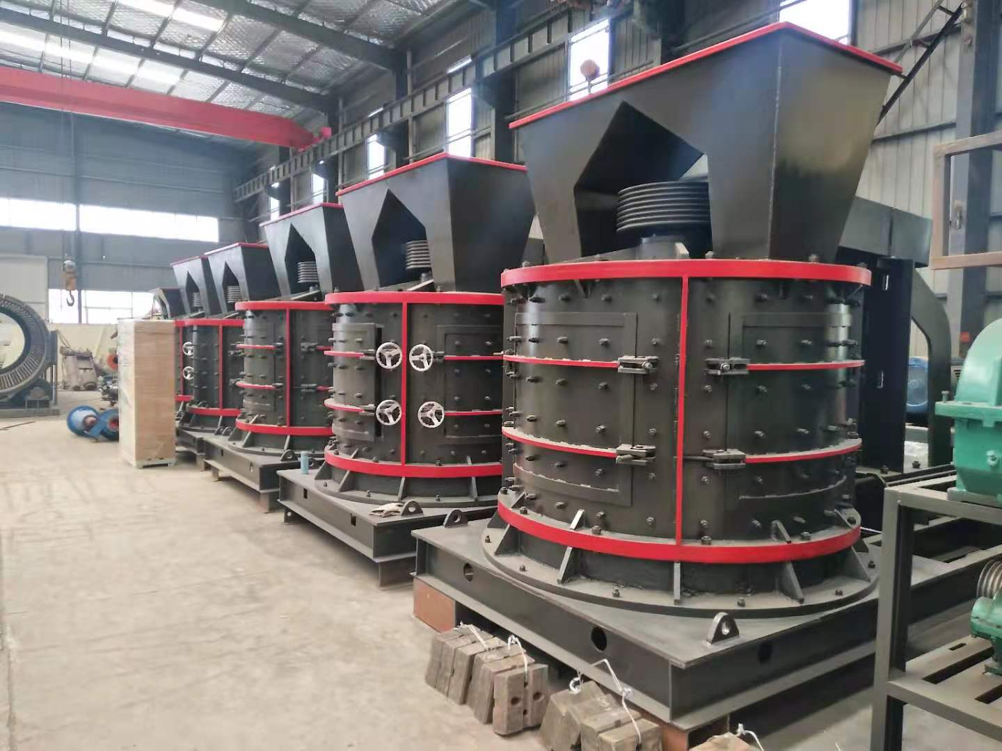 河卵石数控立轴制砂机 移动版立轴制砂机 重型板锤立轴制砂机 直通式