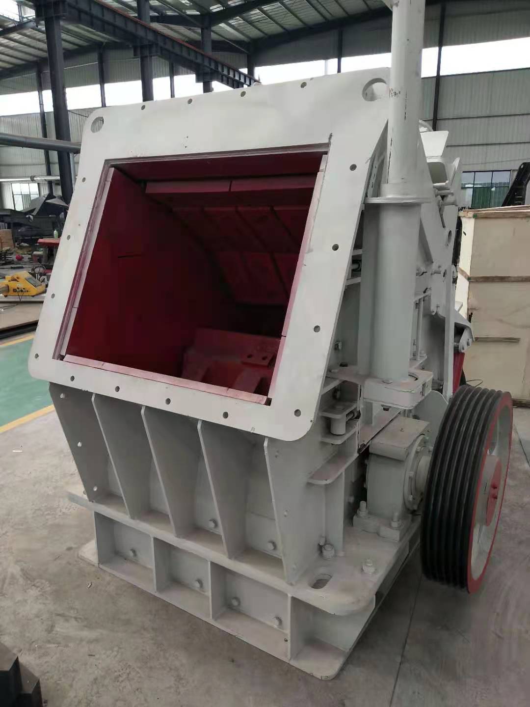 建筑垃圾大口反击破 液压大口反击式碎石机