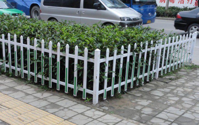 安装定制大连草坪小围栏大连小花园围栏大连电力围栏