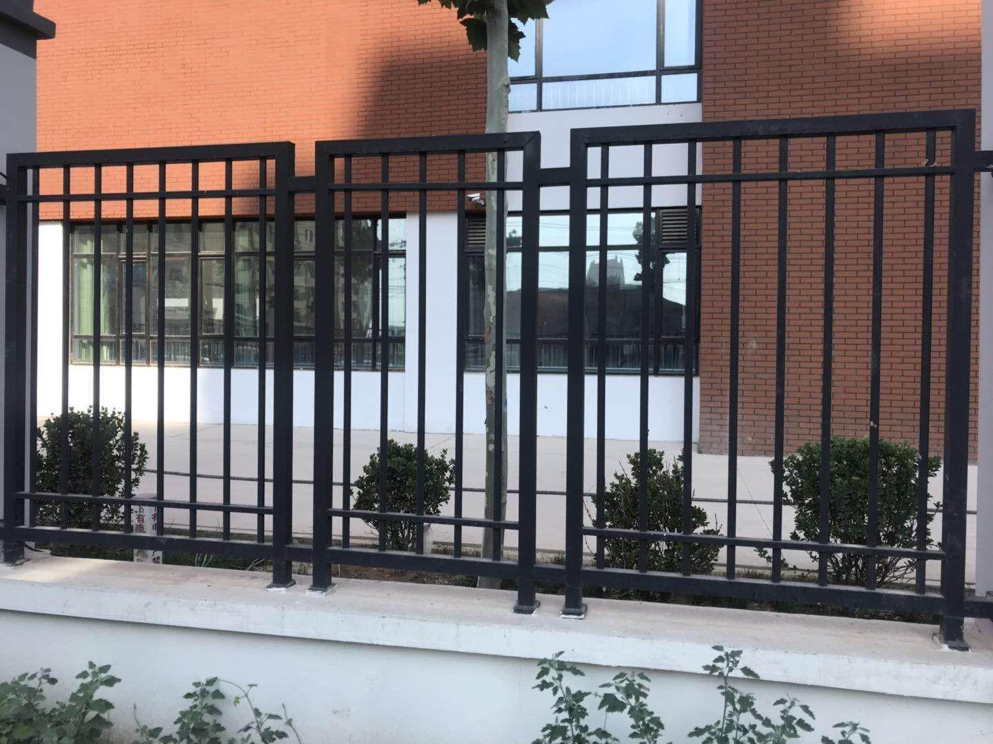 大连户外金属栅栏,大连小区外墙铁艺围挡可根据要求加工定制锌钢护栏