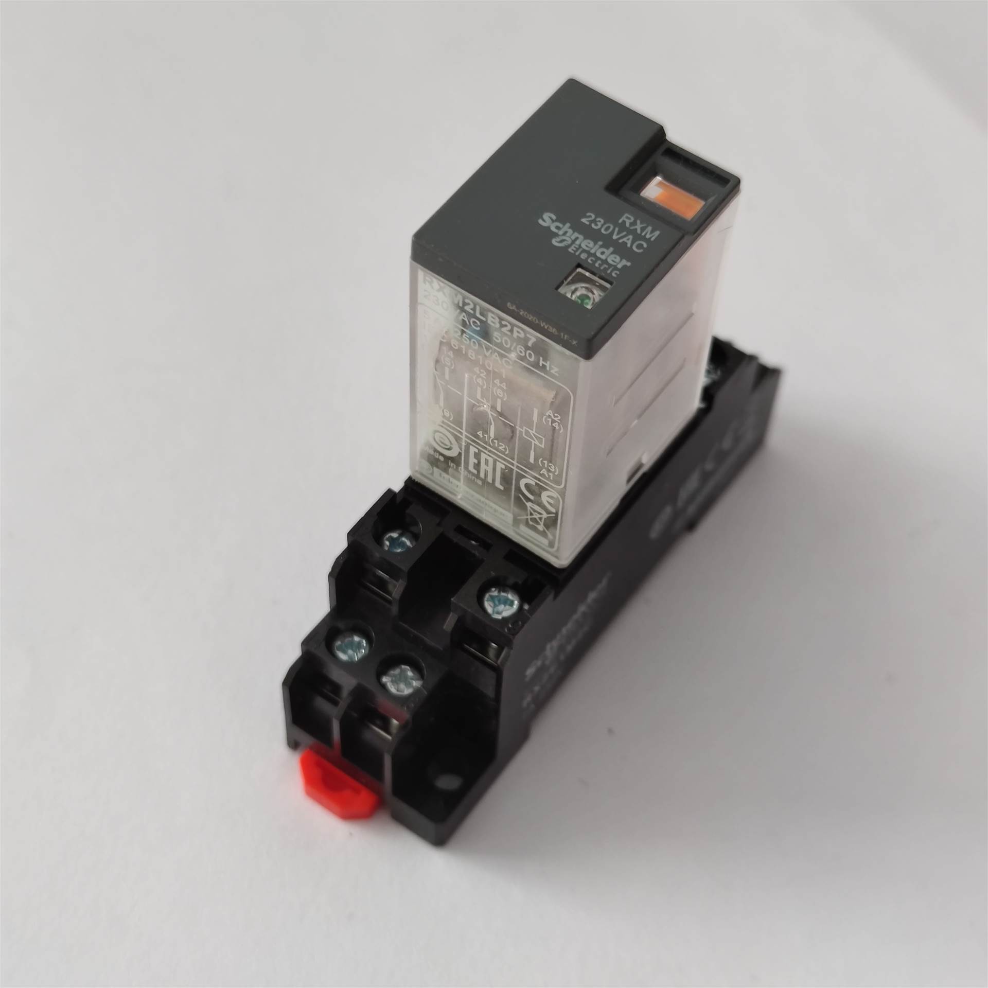 施耐德插拔式中间继电器