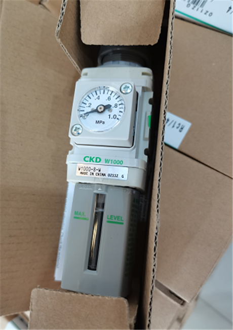 日本喜开理W1000-8-W减压阀，带压力表