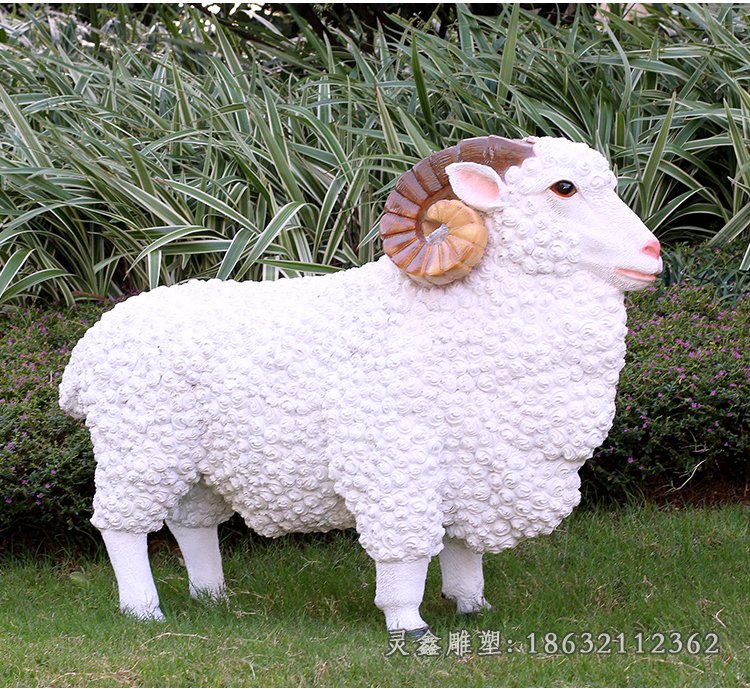 慈母绵羊雕像图片