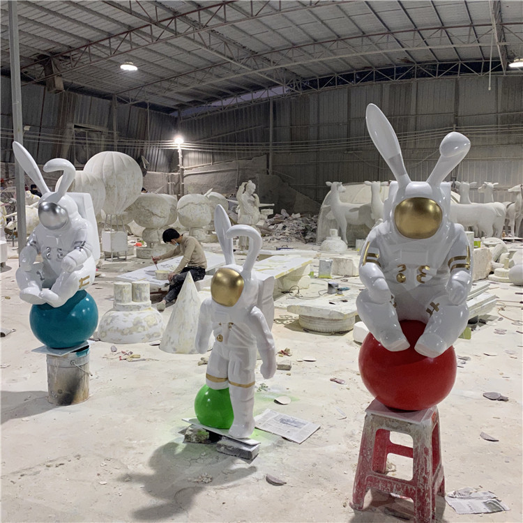 广西吉祥物卡通雕塑广西玻璃钢雕塑厂工厂价