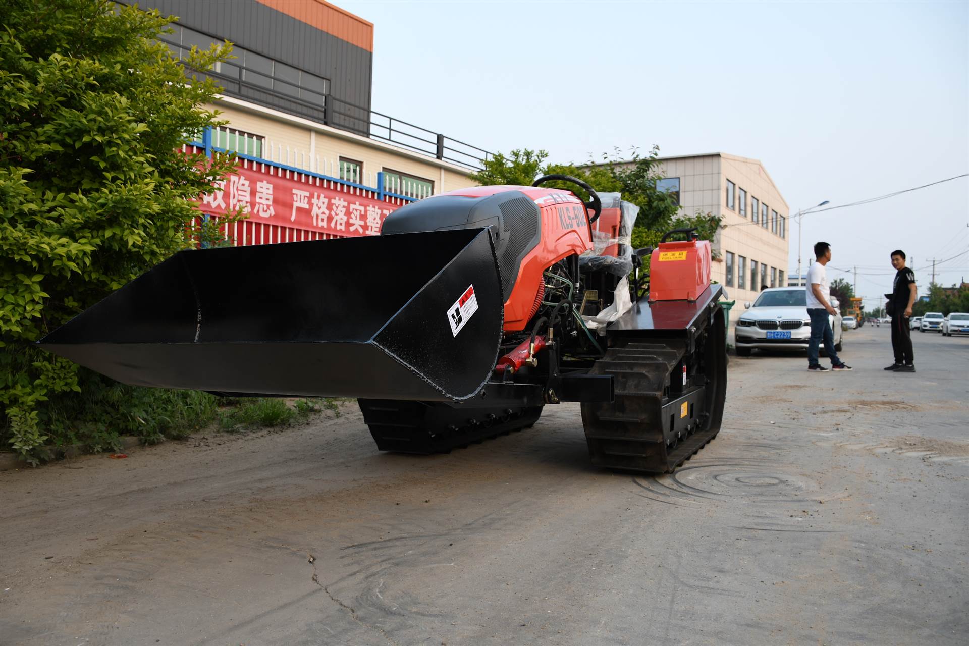 水田旋耕机水田耕地机施肥机推土铲座驾旋耕机