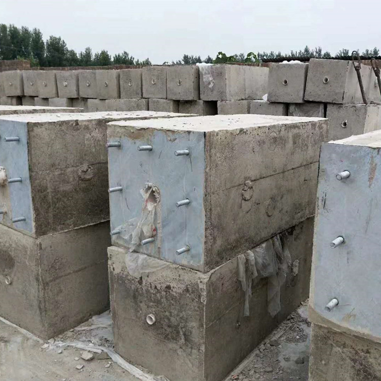 太阳能路灯水泥底座厂家定制 路灯混泥土水泥块底座 预埋件施工