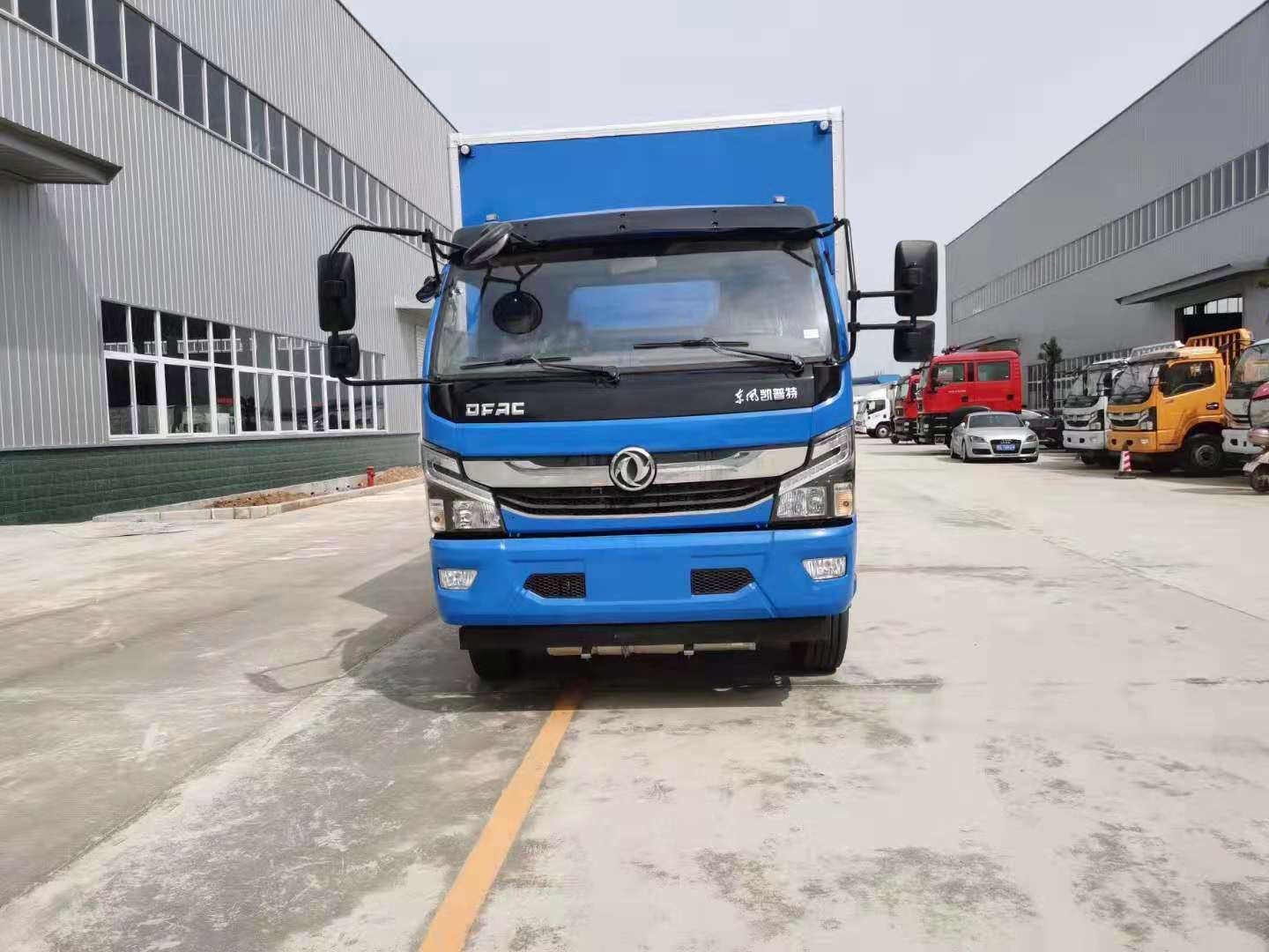 东风凯普特蓝色5米1国六危险品车