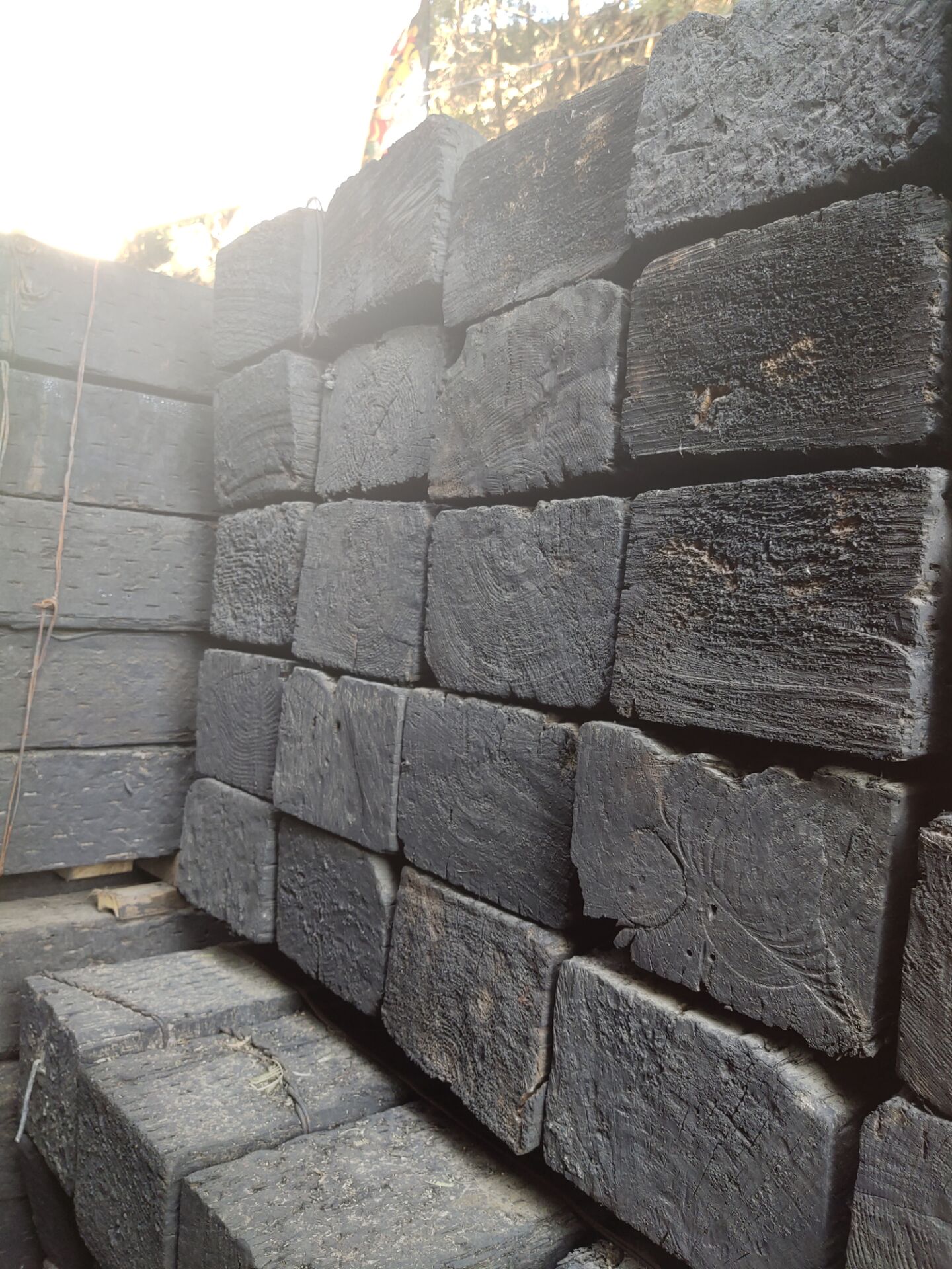 云南昆明旧枕木批发昆明玉溪油浸枕木普洱轨道枕木德宏枕木厂家