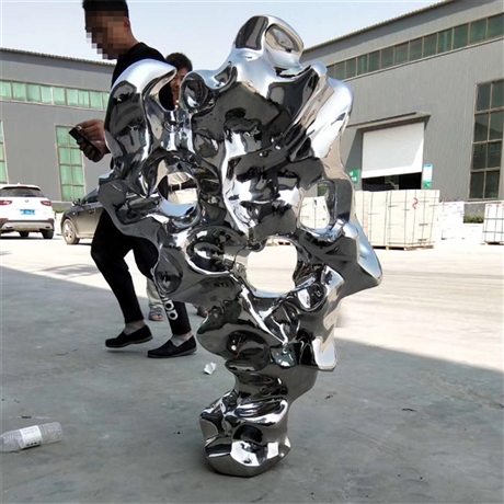 不锈钢太湖石雕塑，手工锻造成型，造型圆润精美