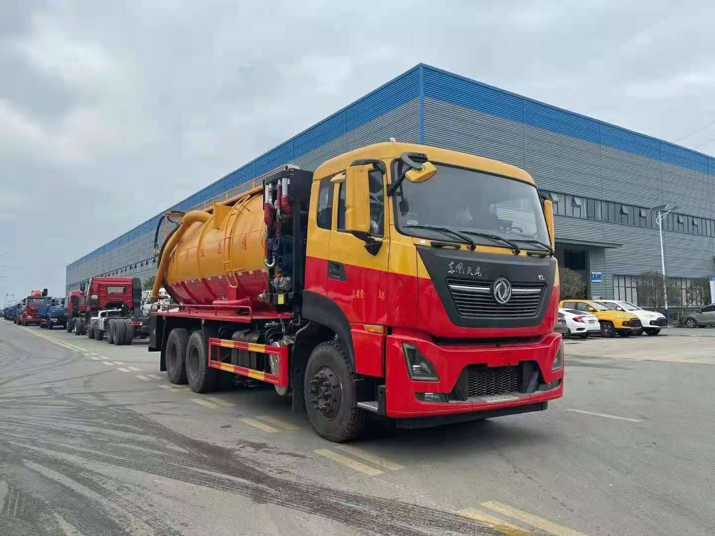 清洗吸污车 东风天龙吸污车 厂家定制