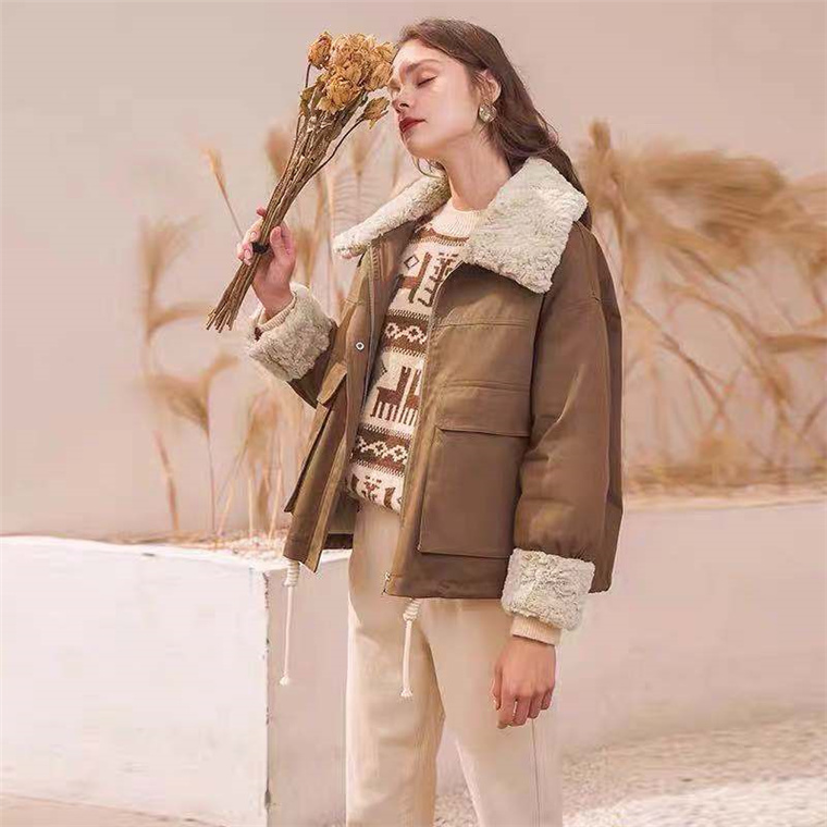 艾沸女装可丝迪羽绒服可丝迪女装