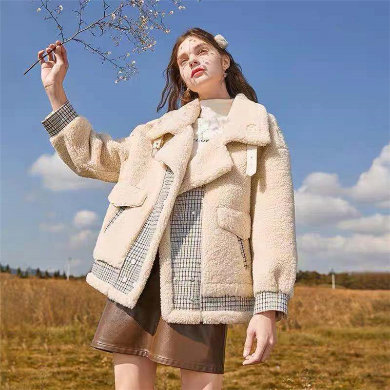 艾沸女装可丝迪羽绒服可丝迪女装