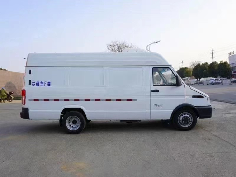 南京依维柯国六排放面包冷链车