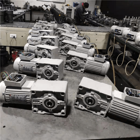 士元 SRH25孔 准双曲面直角轴减速机 同心轴直角减速机厂家