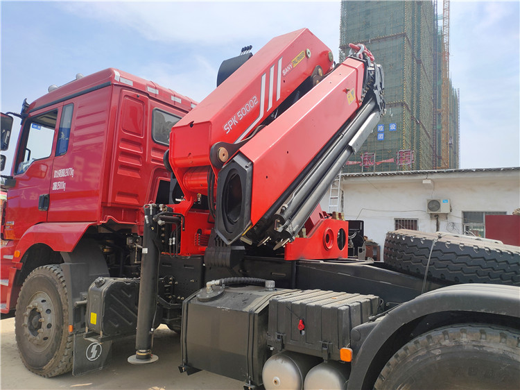 国六陕汽德龙牵引头三一spk50002折臂随车吊