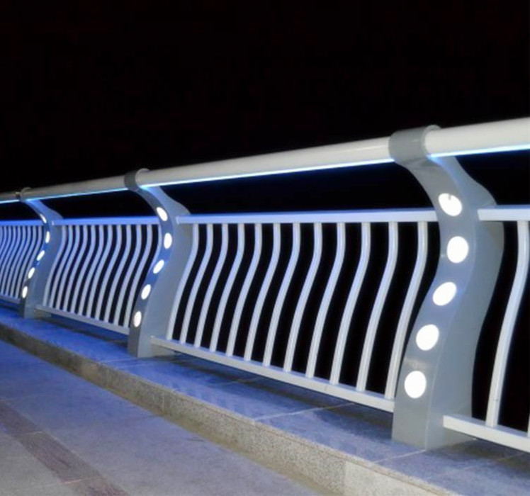 丹东绿洲安防灯光护栏长生产各种不锈钢护栏