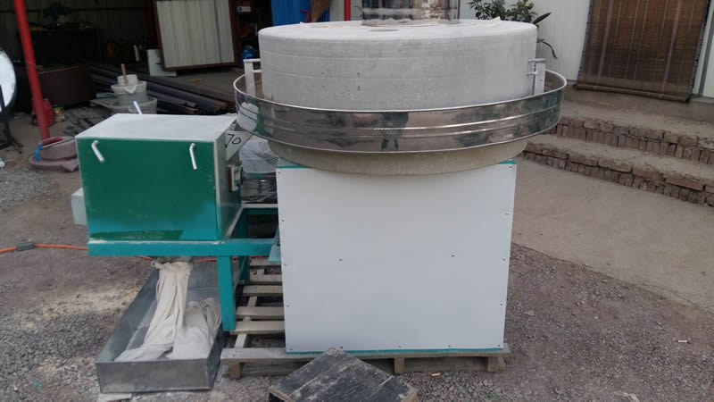 电动石磨面粉机使用前后调节风量方法