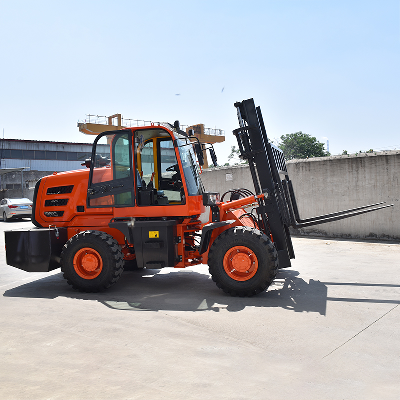 铰接式越野叉车内燃柴油机叉车一体式越野叉车价格