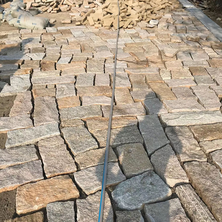 黄锈石自然面地铺石 黄锈石老石板 g682文化石 黄色地铺石