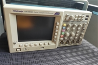 泰克TDS3014B回收Tektronix TDS3014C数字荧光示波器