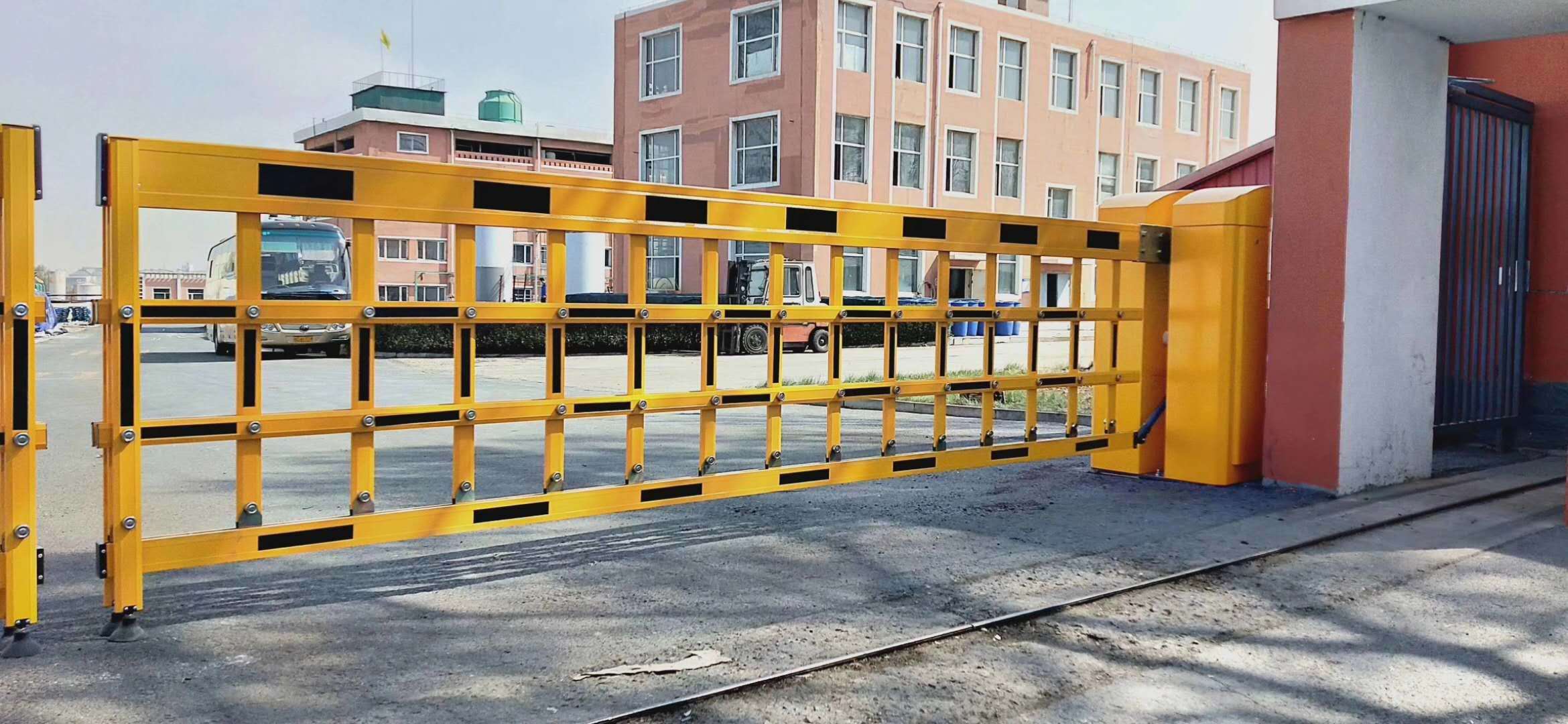 菏泽停车场道闸小区车辆识别系统门禁自动升降杆道闸加厚机箱鑫鲁冠s