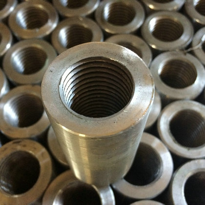 四级钢钢筋直螺纹套筒a中阳四级钢钢筋直螺纹套筒厂家加工生产