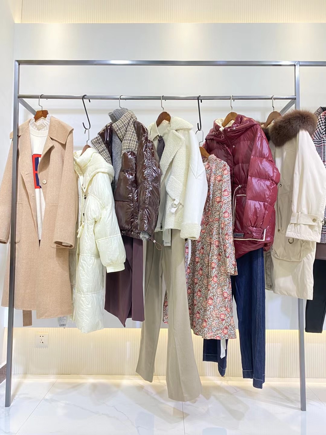 蔓诺蒂21冬女装折扣库存尾货走份批发 广州专柜撤柜直播实体货源