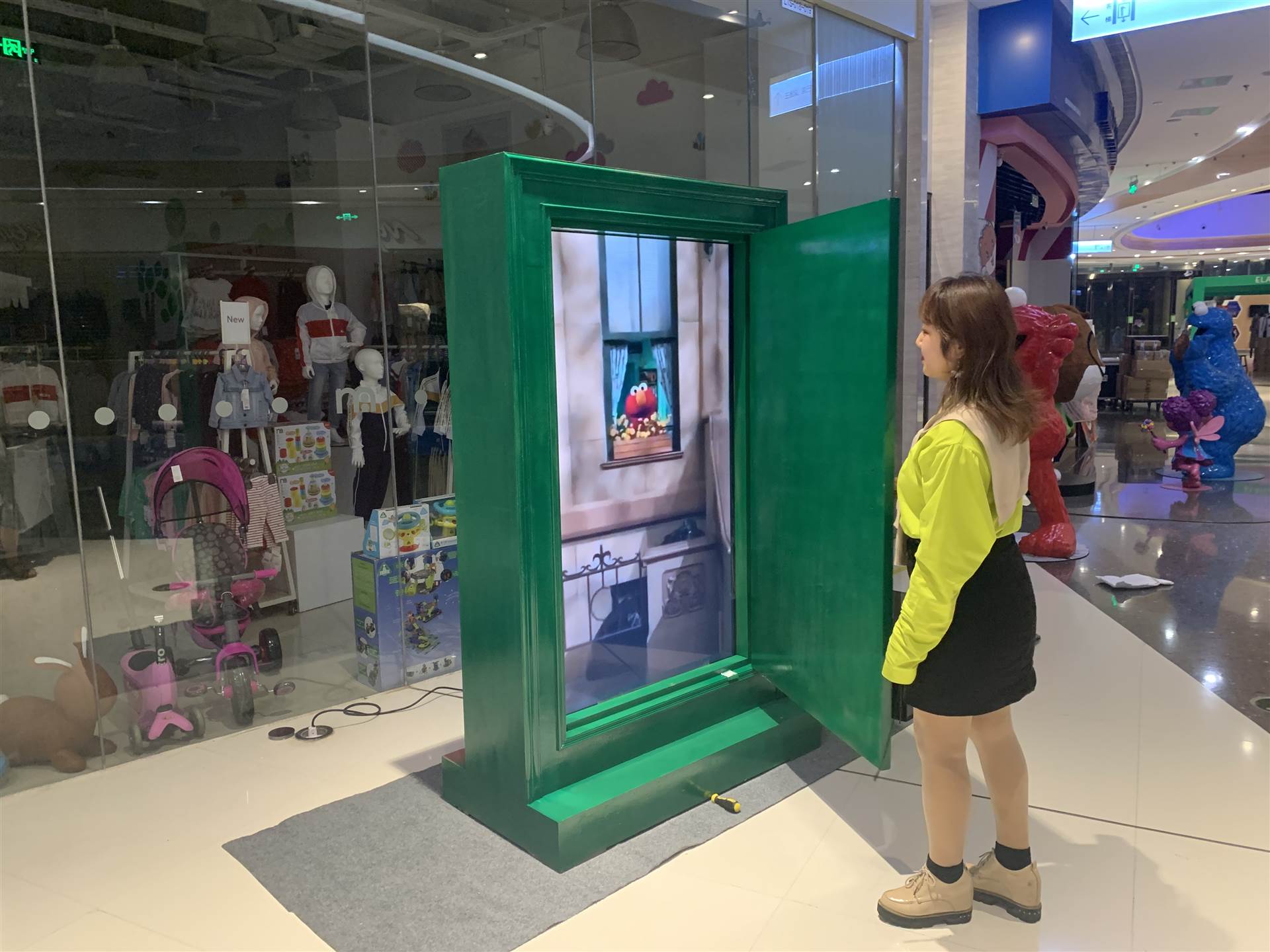 人气暖场道具互动任意门装置租赁