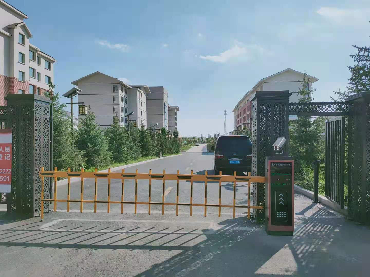 日照栅栏广告道闸厂家挡车器起落杆安装日照门禁道闸起落杆鼎力