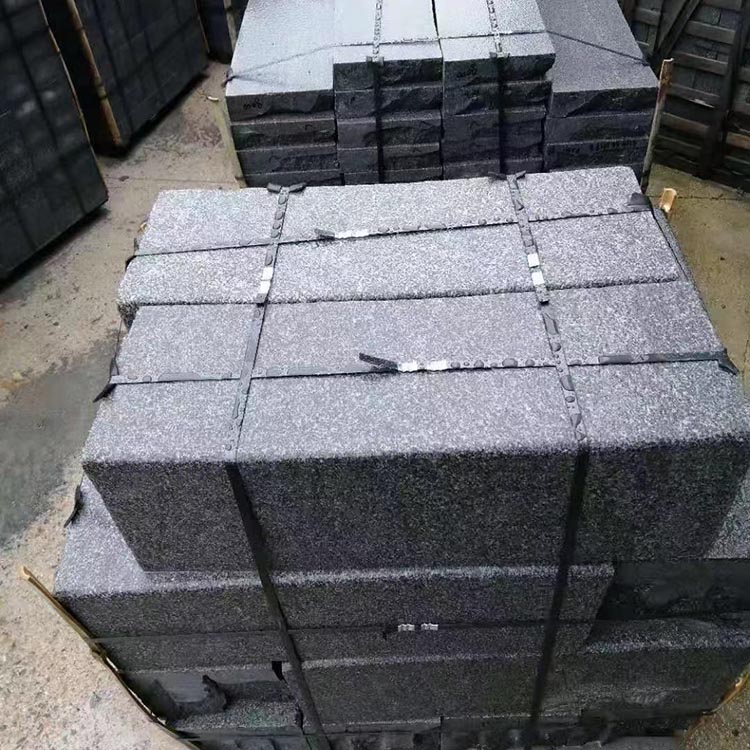 宁德小蓝宝石材小兰宝花岗岩小方块马蹄石弹石自然面烧面批发