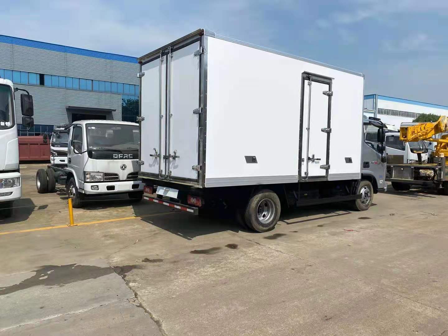 4米2猪肉冷藏车蓝牌微型冷藏车食品冷冻运输车