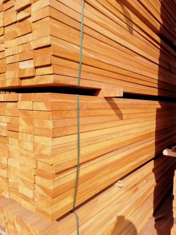 山樟木防腐木工厂直供实木门窗山樟木柱子