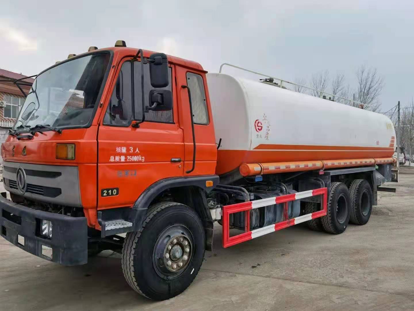转让二手洒水车 东风洒水车价格