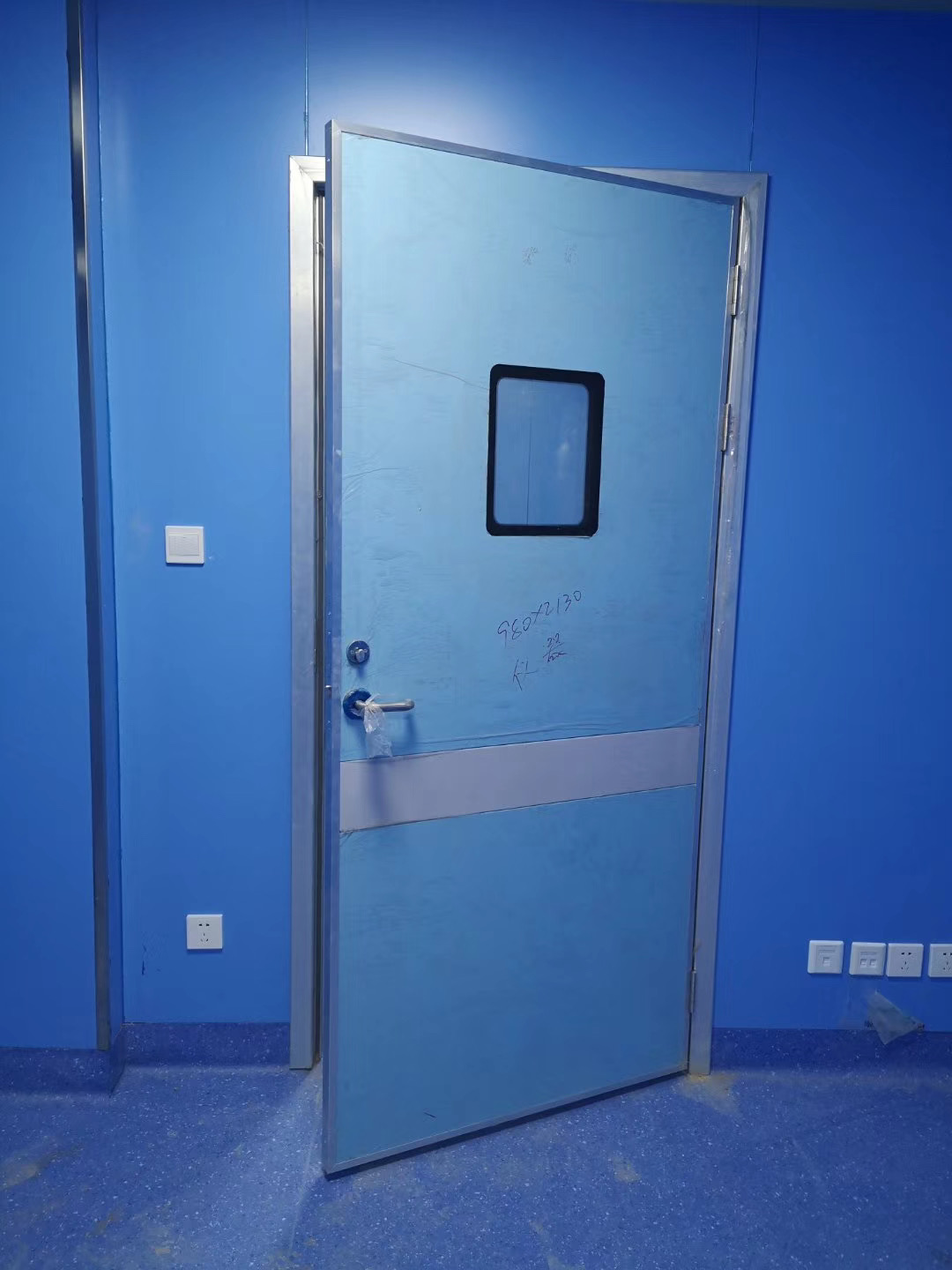 手术室门手动电动气密门手术室气密门洁净室门气密医用气密门医用洁净