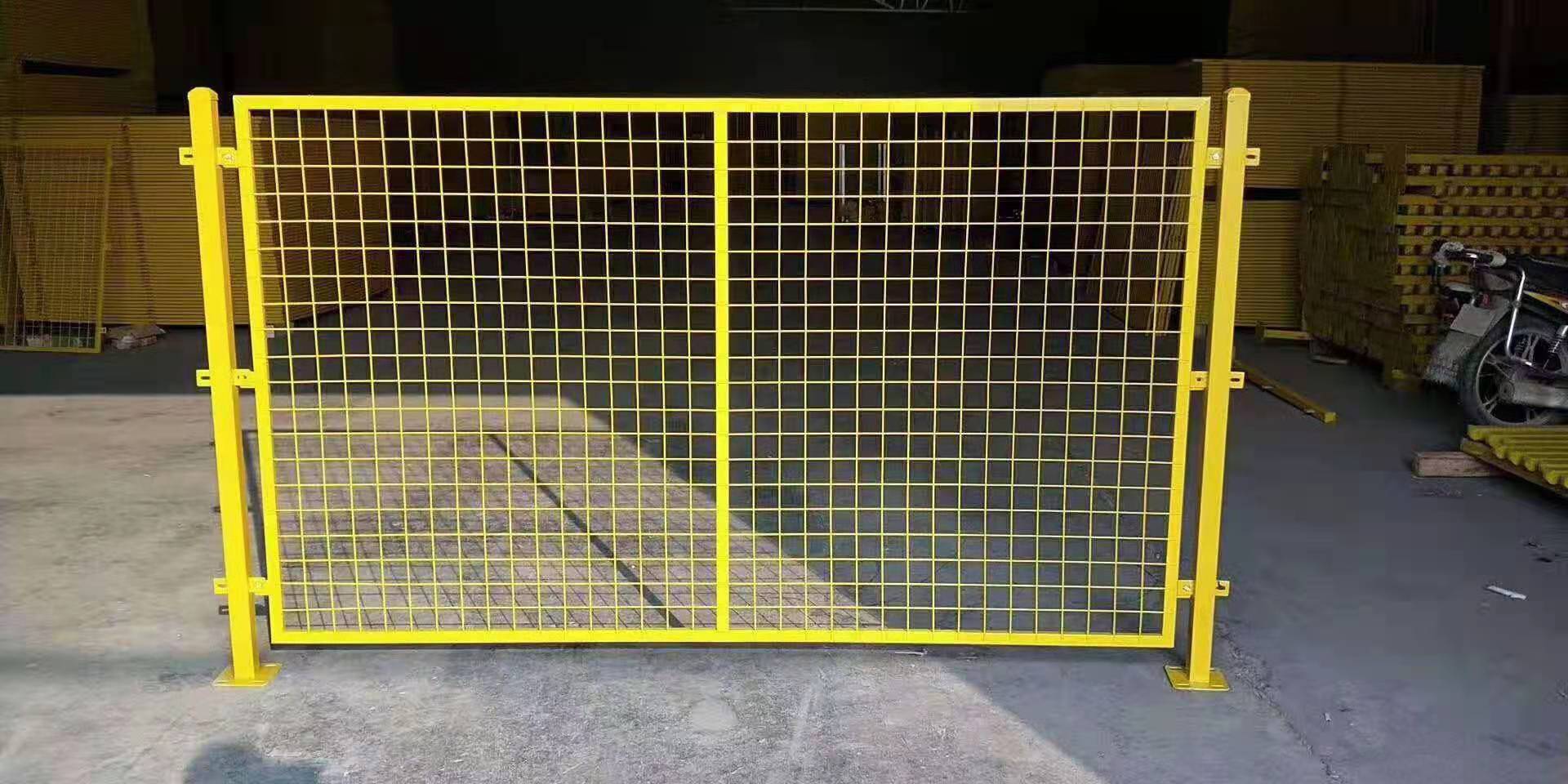 车间仓库隔离网机器设备防护网工厂设备隔离栅栏围墙铁丝网可