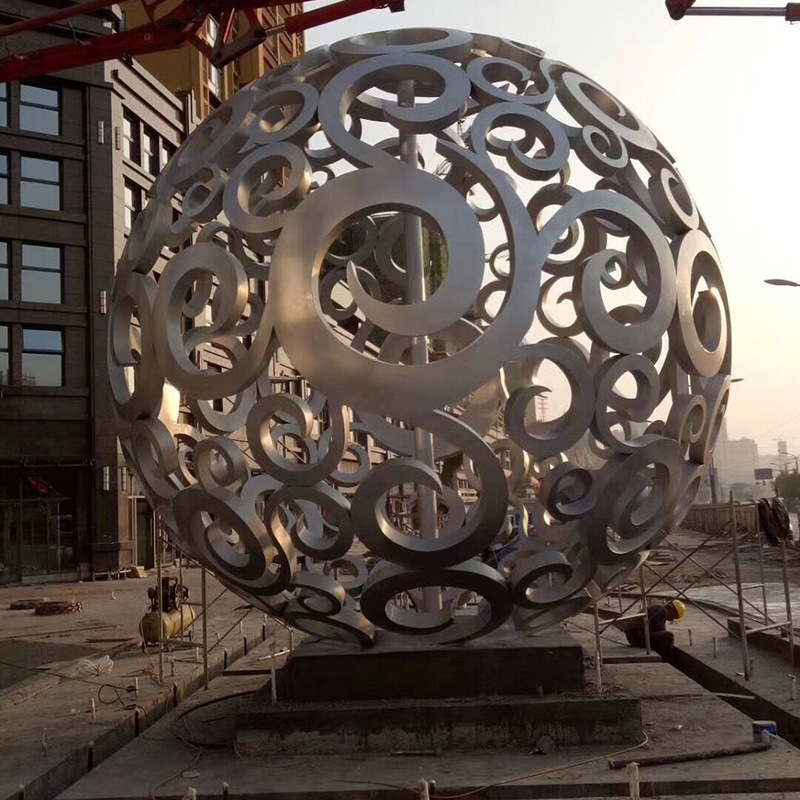 不锈钢镂空圆球雕塑 景观球雕塑