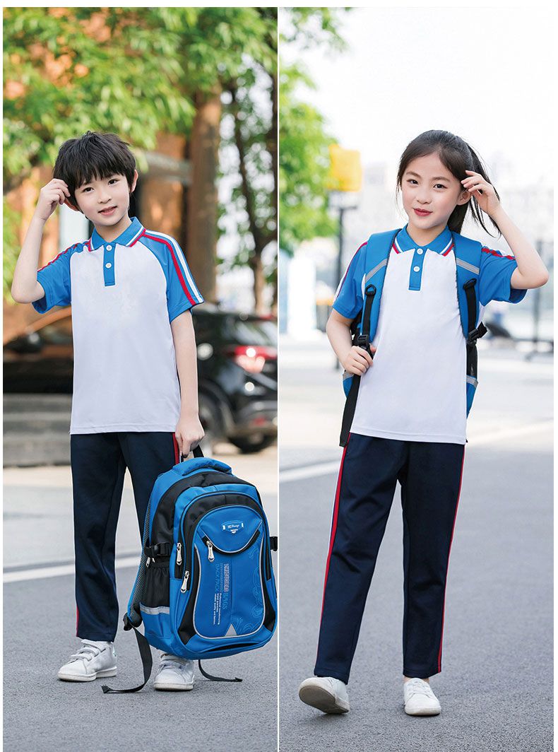 现在布料颜色的化学物质几乎都很容易褪色,所以洗校服时不要浸泡太久.