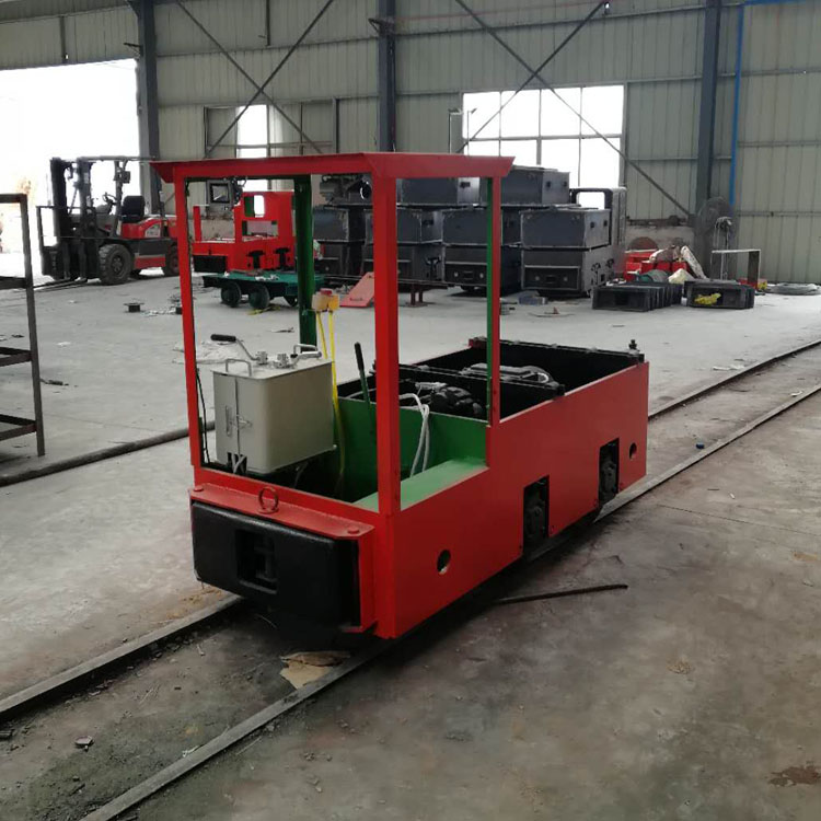 矿用电动牵引车井下蓄电池机车隧道电动出渣车轨道式运输车