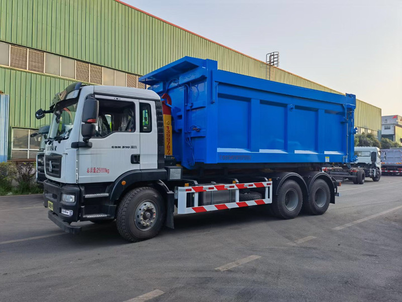 滴水不漏15吨鸡粪运输车带盖全密封20立方鸡粪自卸车