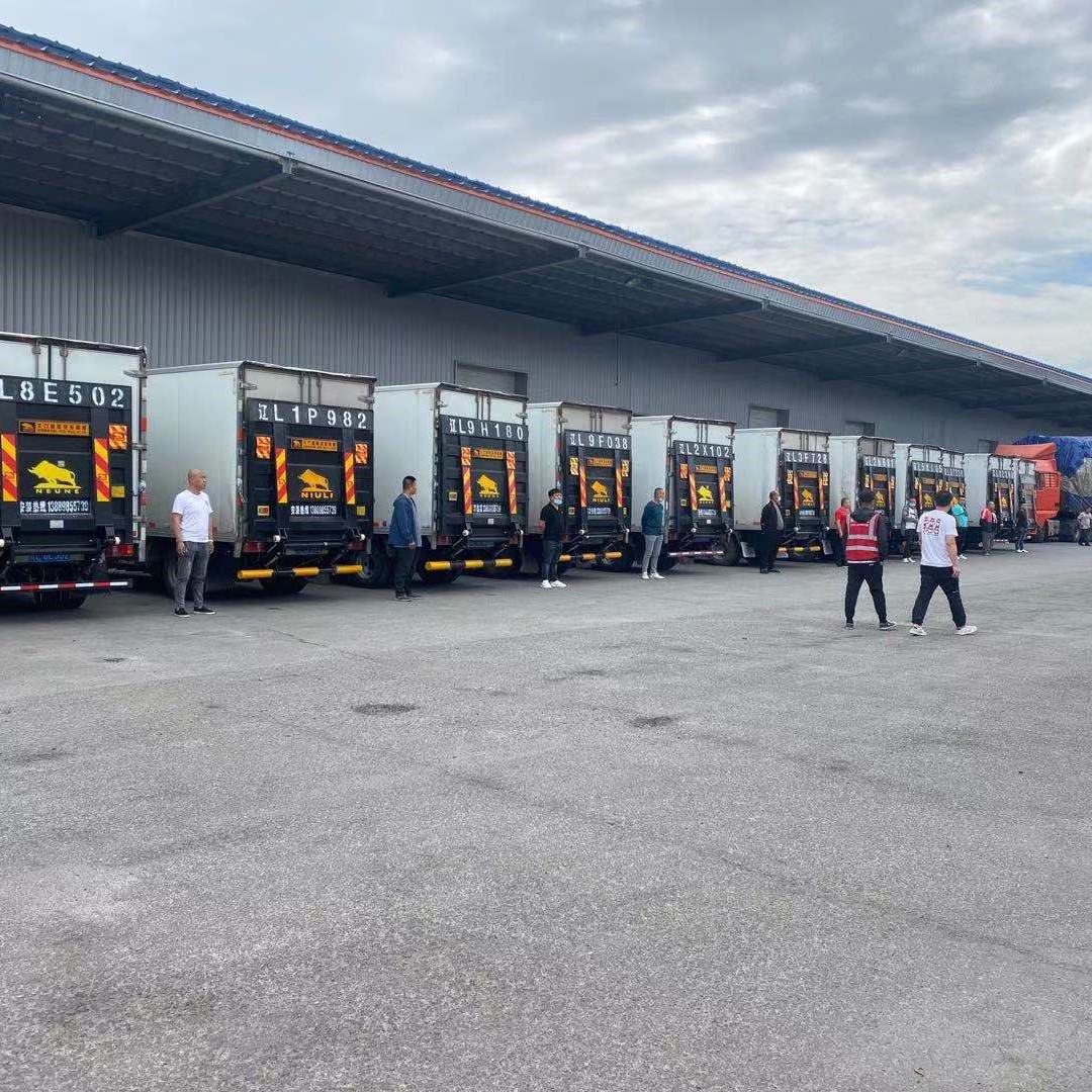 沈阳货车液压悬臂式尾板  牛力普斯沈阳总经销