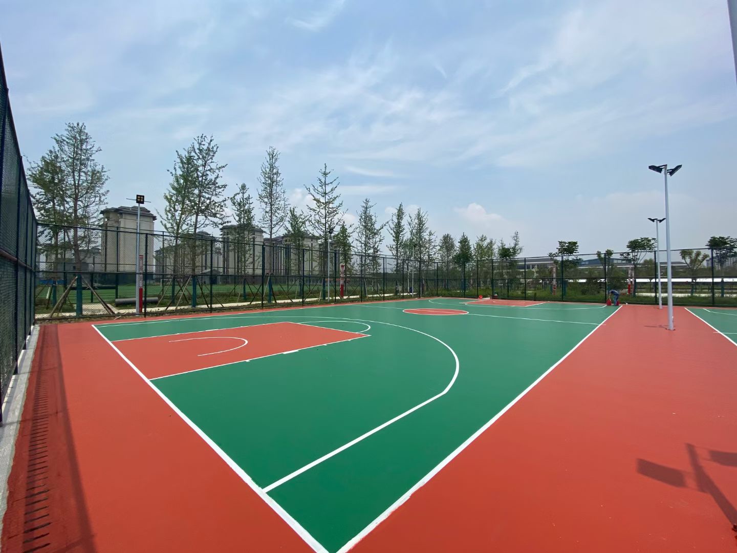 邵阳篮球场地面施工尺寸小区蓝球场施工价格承接各球场地面