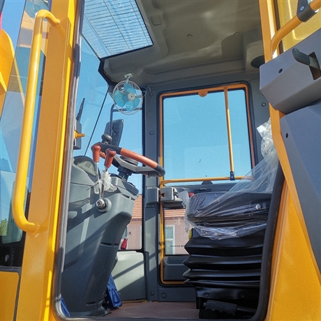 zl20装载机zl20946侧翻装载机图片重工深圳前铲装载机