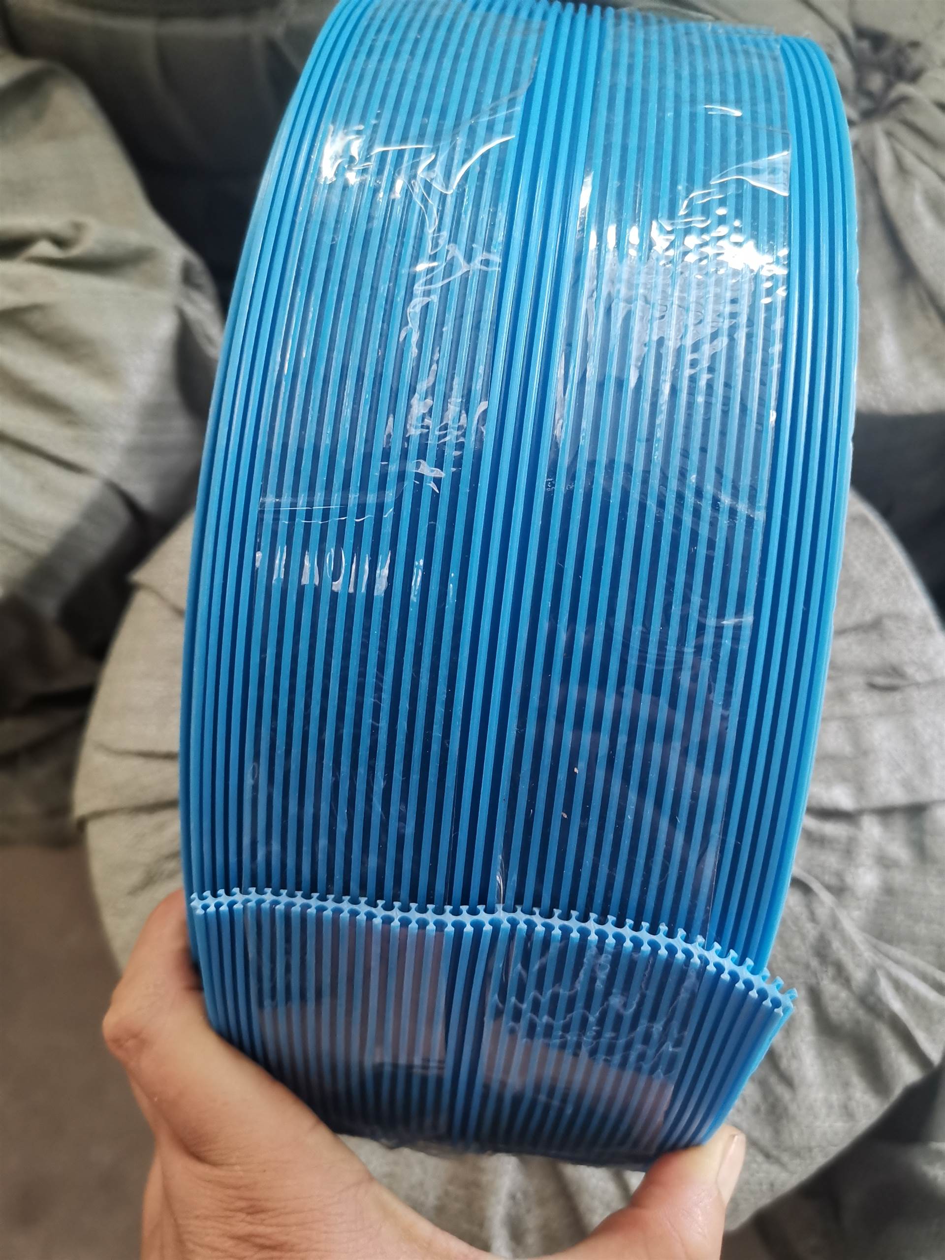 高渗透性质:开孔率达20%,有效吸水面积大,排水效率高利用毛细力,力