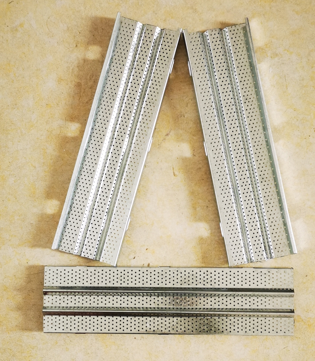 源头厂家供应济南钢丝网片10x10建筑后浇带网片新型后浇带鱼鳞网片