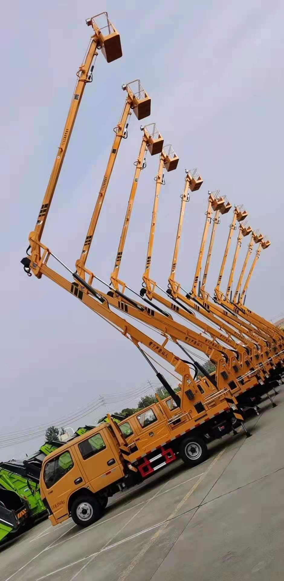 蓝牌广告安装车 东风多利卡13米折臂高空作业车厂家 支持分期