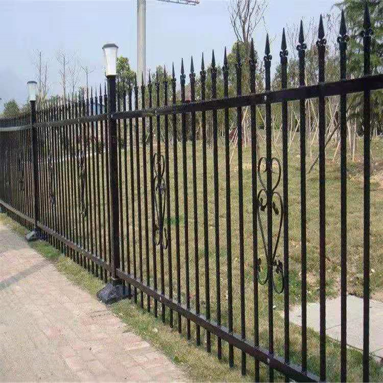 丹东市订做铁艺围栏 铸铁铁艺围栏价格 室内铁艺围栏