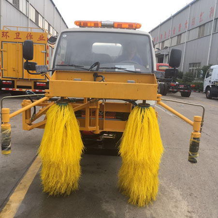 中旺道路护栏清洗车围挡清洗机道路隔离护栏清洗机